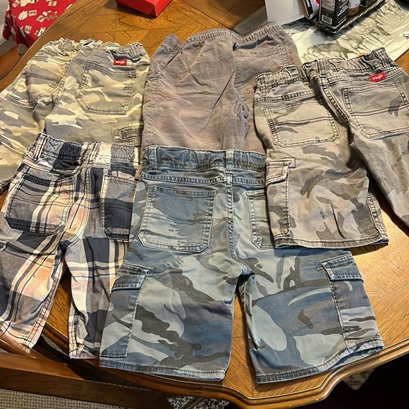 5 pair Wrangler and George boys shorts - Picture 2 of 7